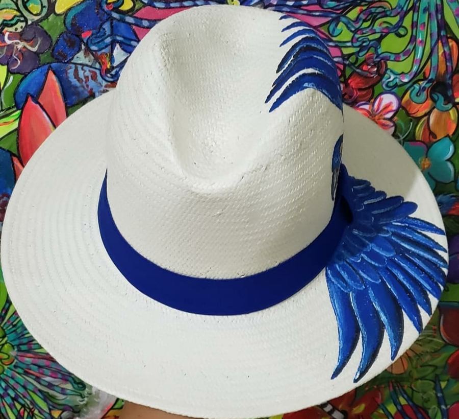 Nacional Clássico Branco, Aba Média, Arara Azul