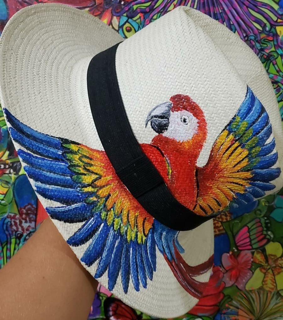 Clássico Branco Arara Vermelha Pequena